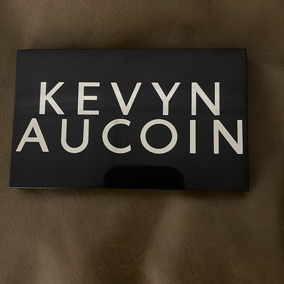 KEVYN AUCOIN 
SOMETHING NUDE EYESHADOW PALETTE  .03 OZ
NEW WITHOUT BOX - Picture 1 of 3